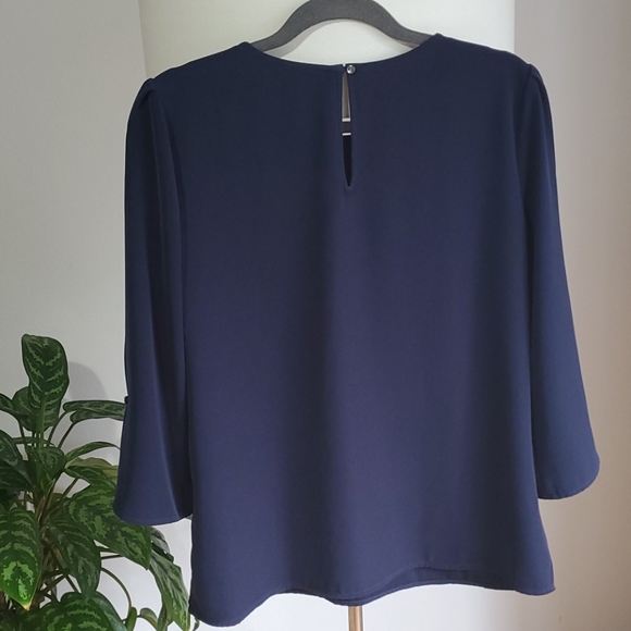 🏷Item: Navy blue Ann Taylor blouse - Picture 5 of 10